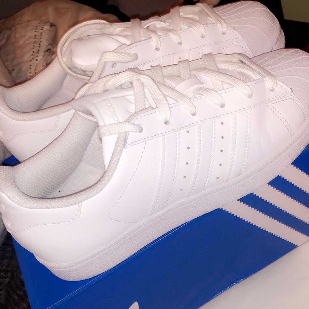 Adidas superstars